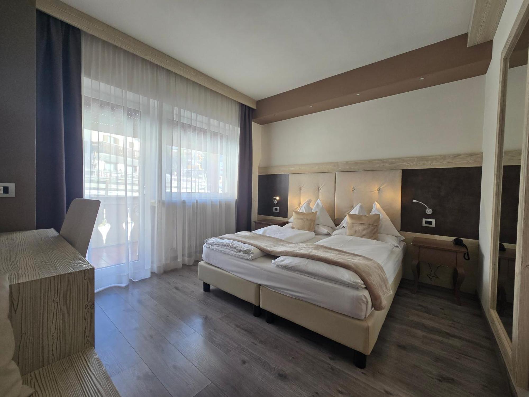 Hotel Azola 까나제이 외부 사진